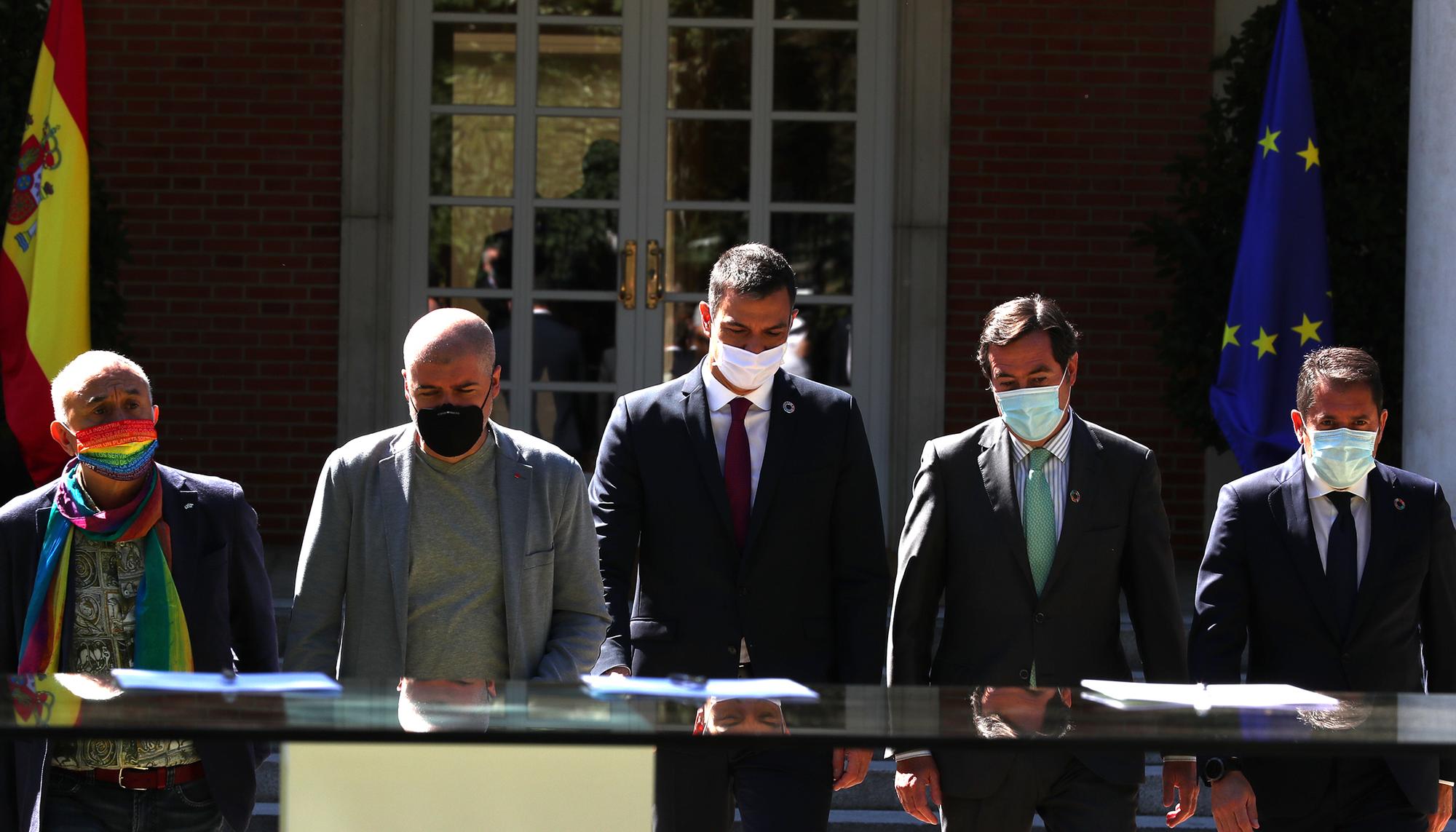 Moncloa firma sindicatos reconstrucción